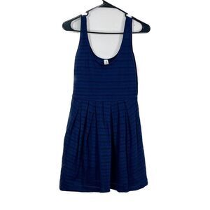 Bethany Mota sleeveless knee length dress women’s small. Textured.